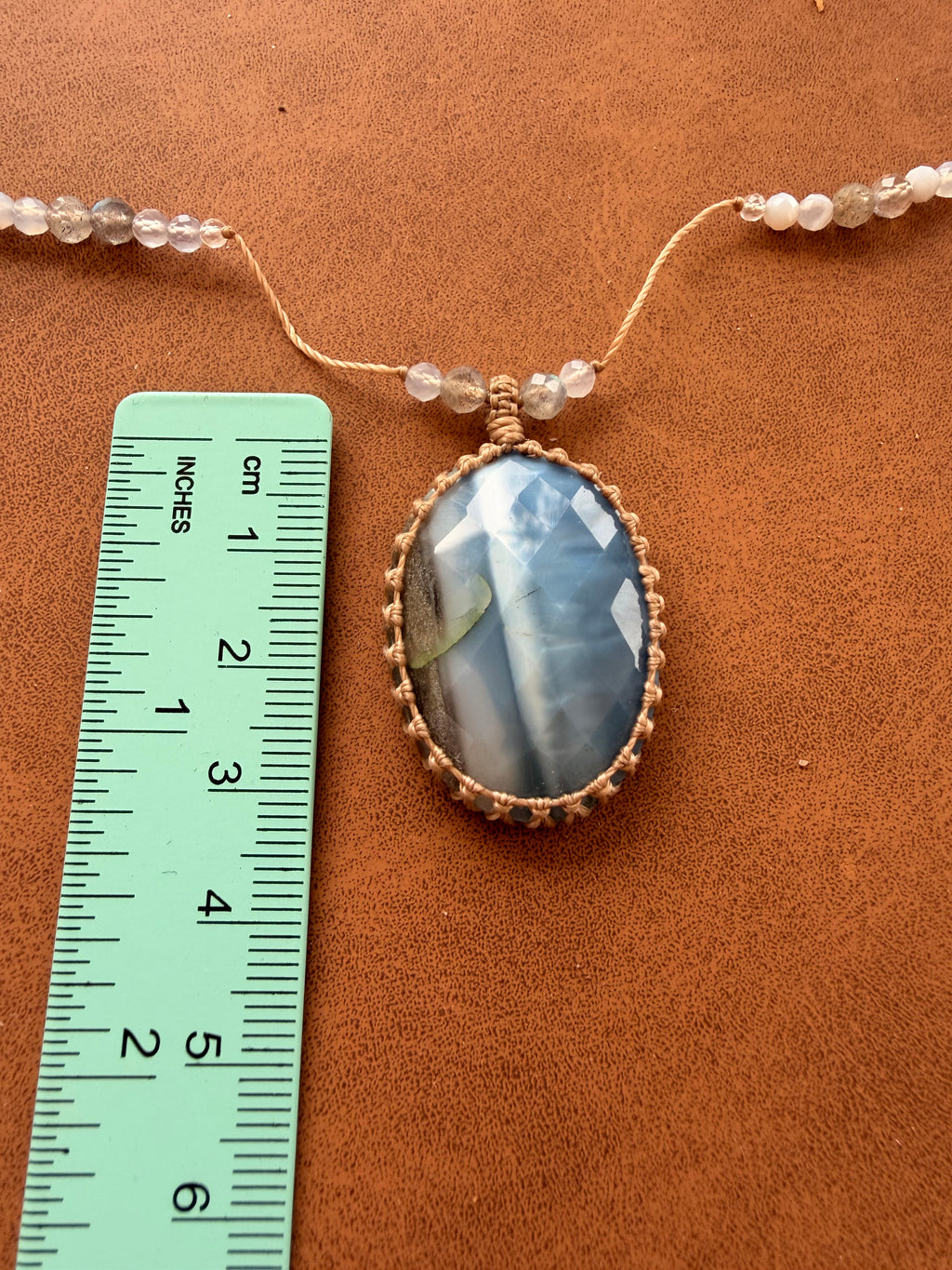 Noor – Collier en Opale Bleue Owyhee Naturelle
