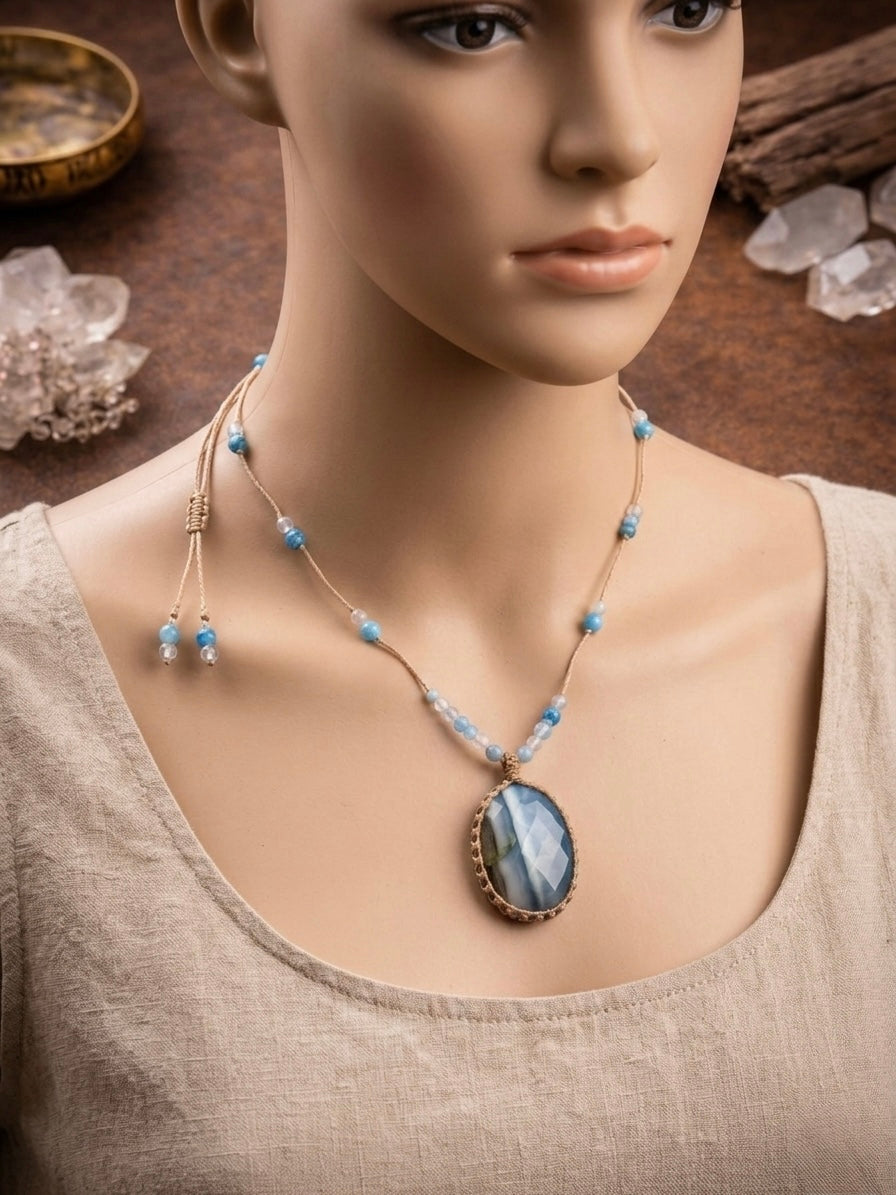 Noor – Collier en Opale Bleue Owyhee Naturelle